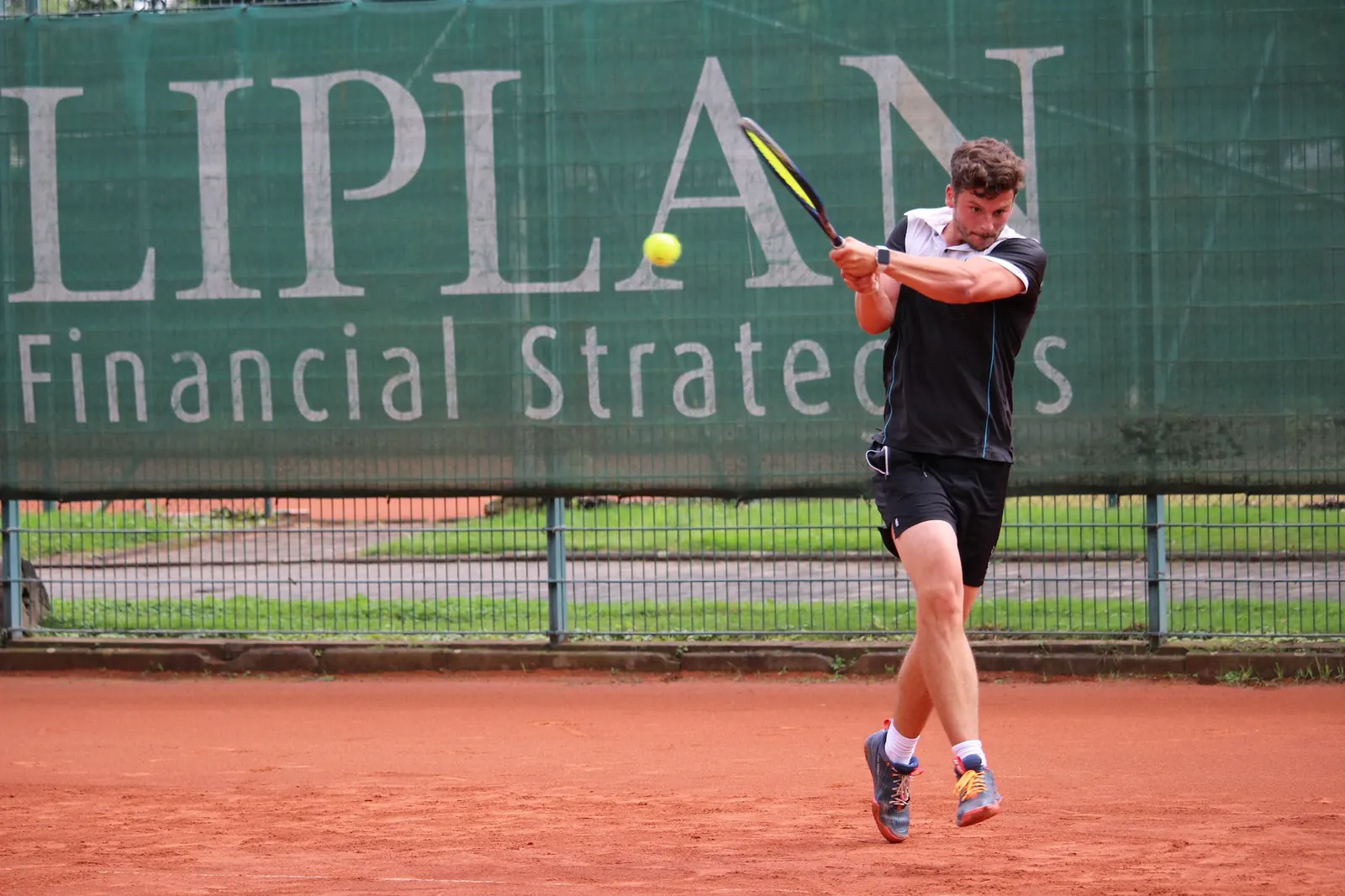 Tennisclub Rot-Weiß Jülich e.V. – Clubfoto 1